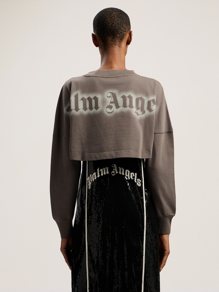 top corto con logotipo clásico