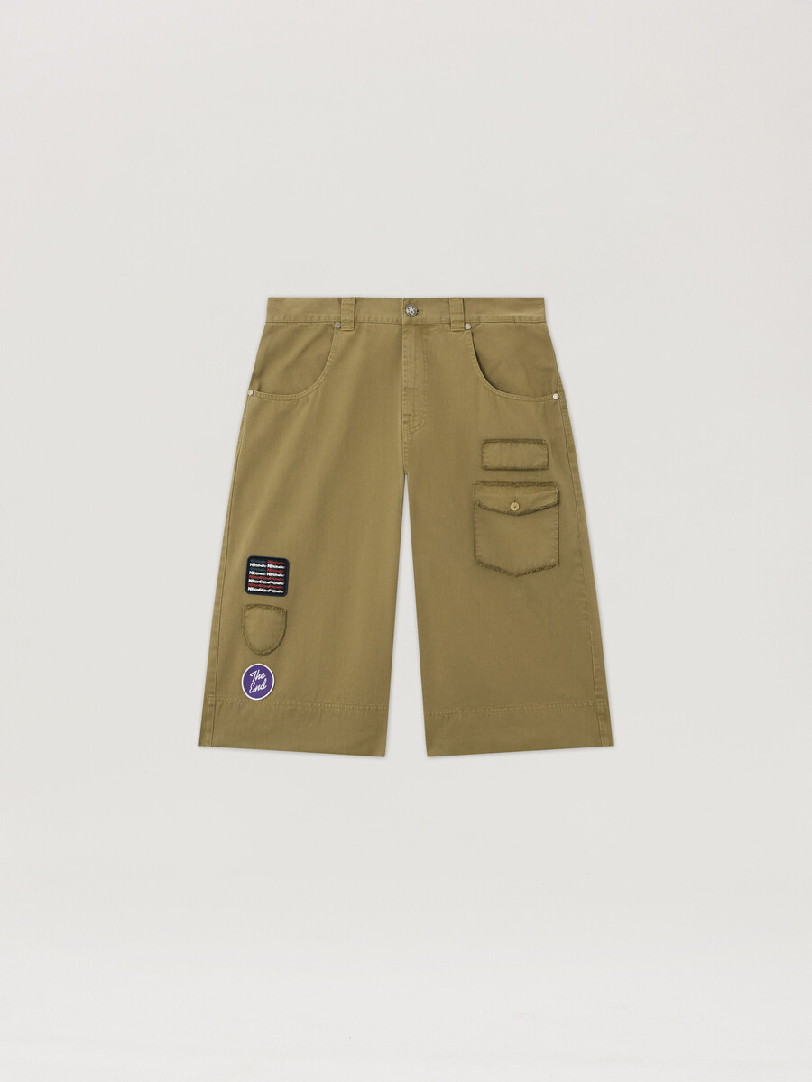 bermudas con parche militar
