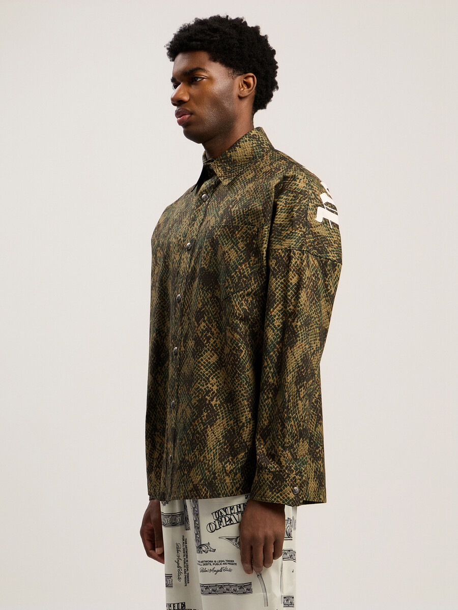 camisa clásica con logo de serpiente