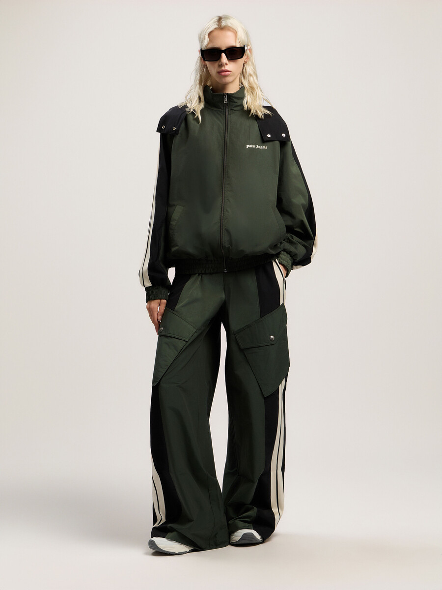 pantalones cargo con bloques de color