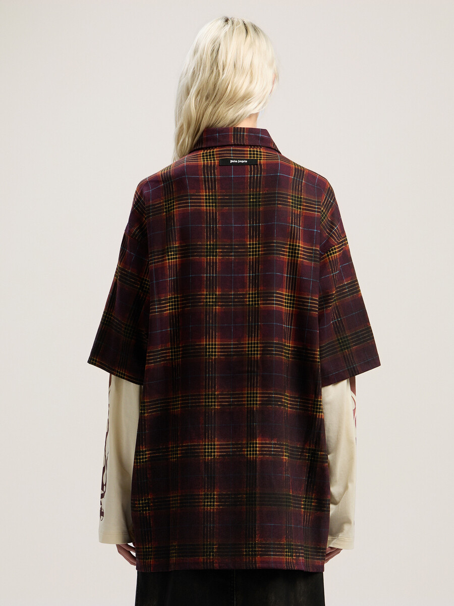 camisa de cuadros con llamas sobreteñidas