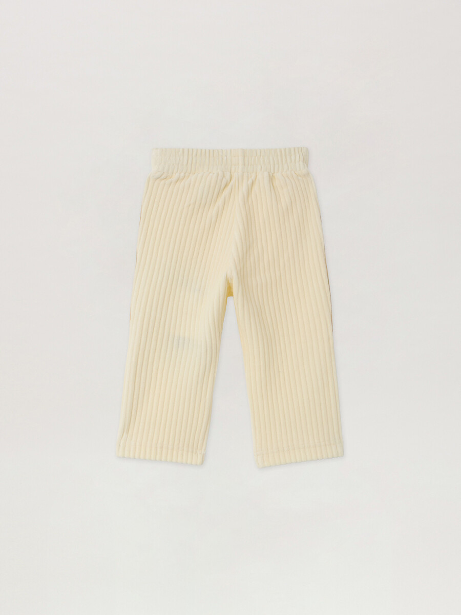 pantalones deportivos de pana
