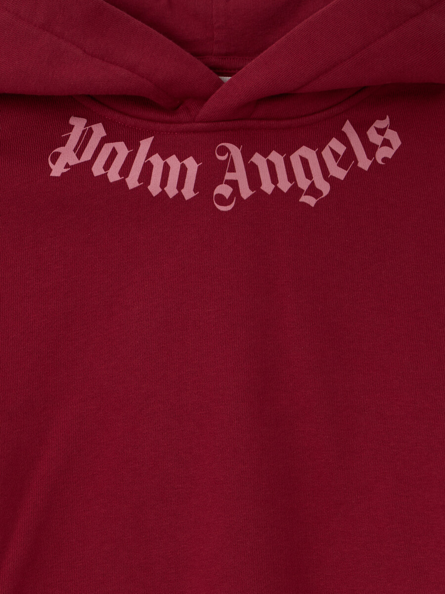 sudadera con capucha y logotipo en el cuello