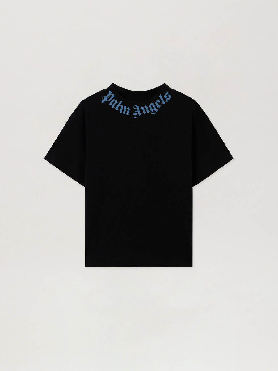 camiseta regular con logotipo en el cuello