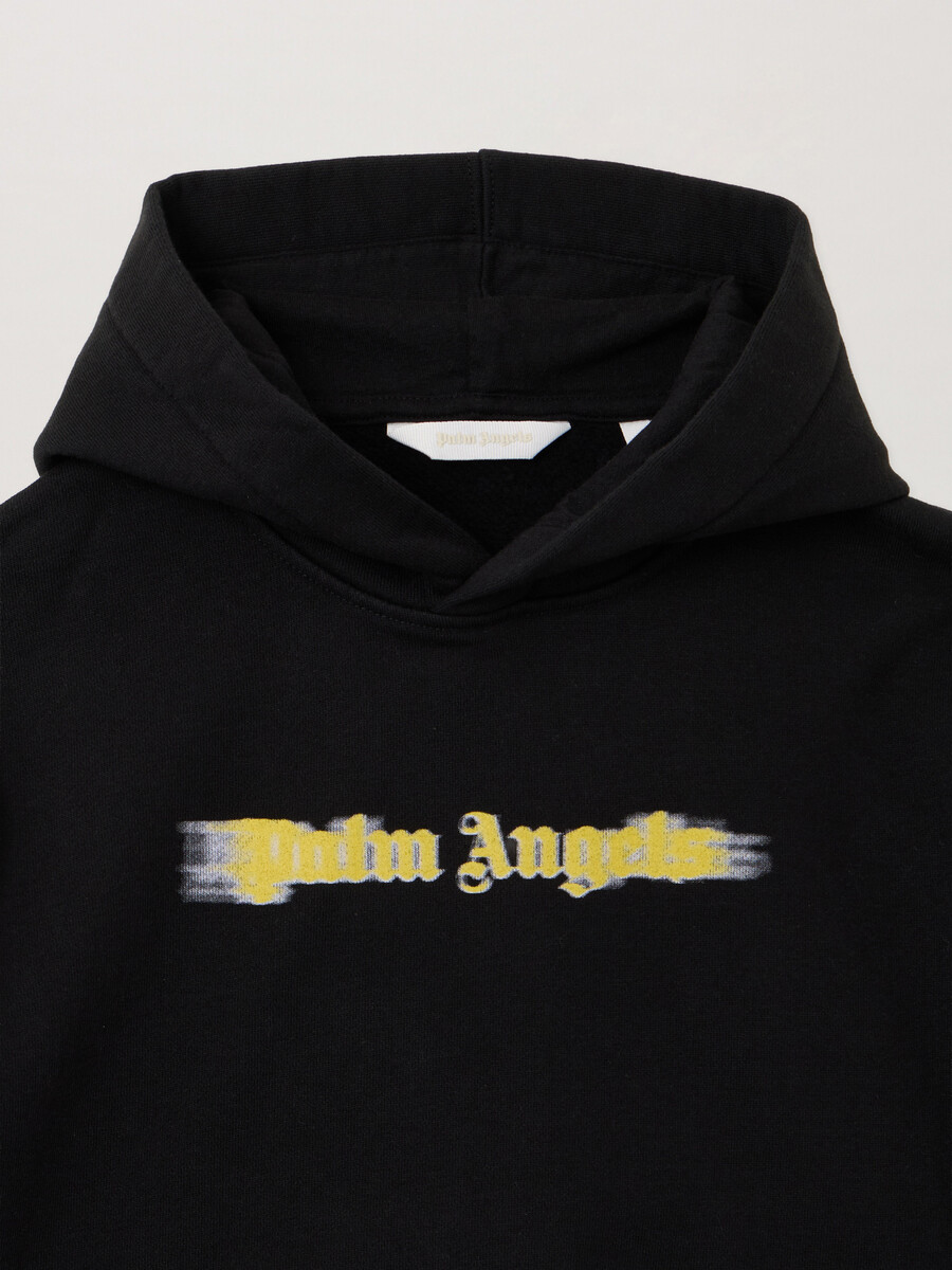 sudadera con capucha con logotipo borroso