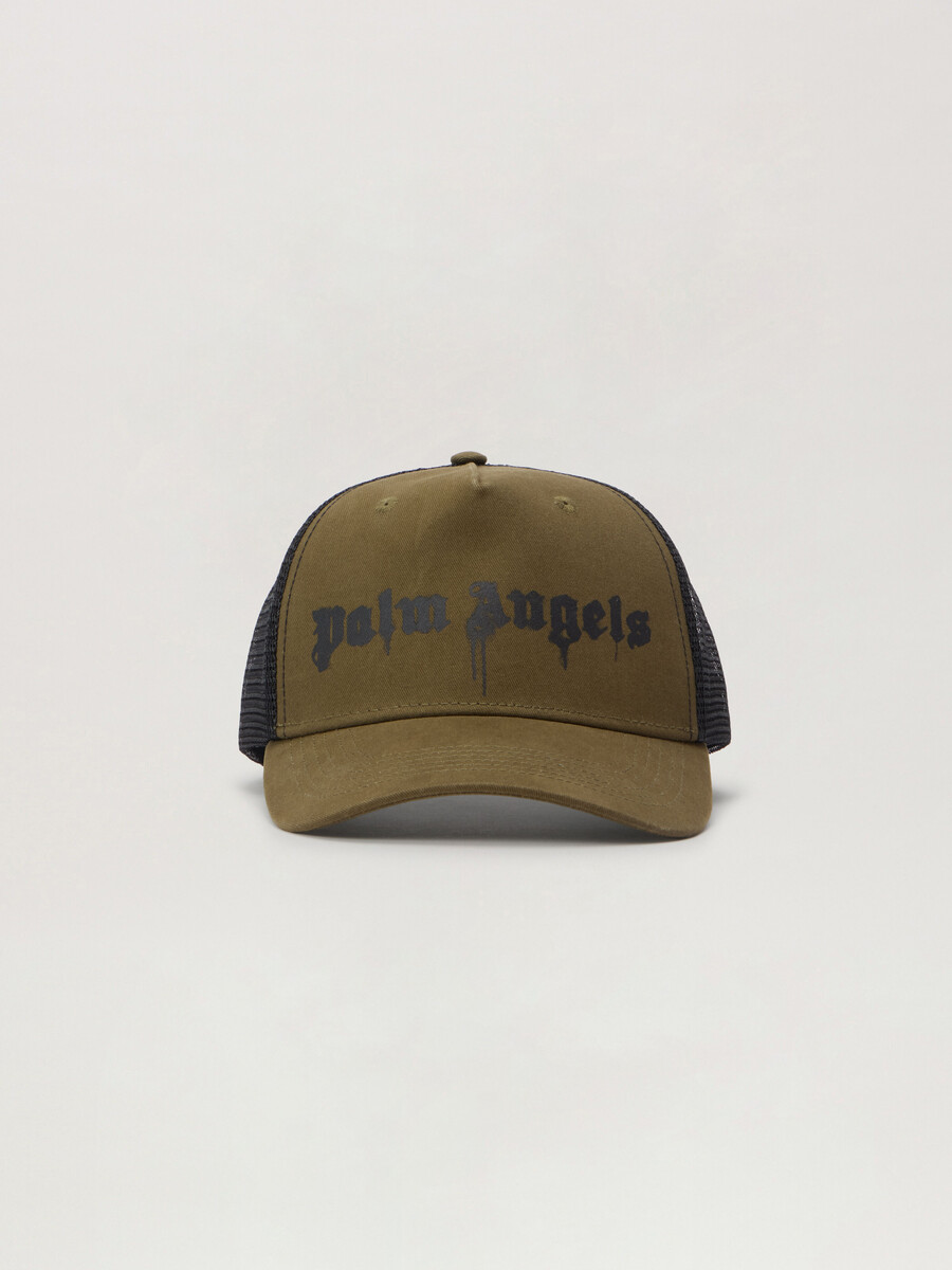 gorra de camionero con logotipo en aerosol