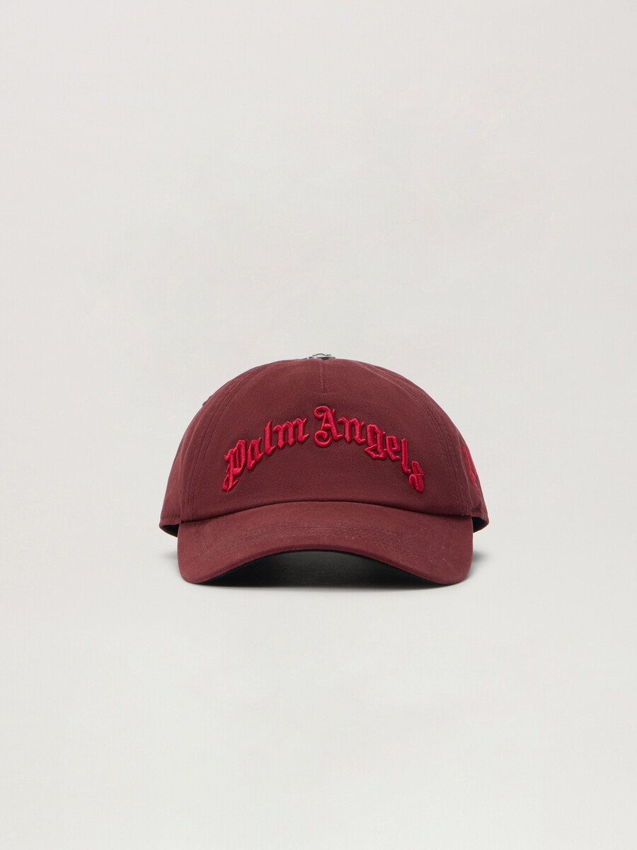 gorra con logotipo curvo